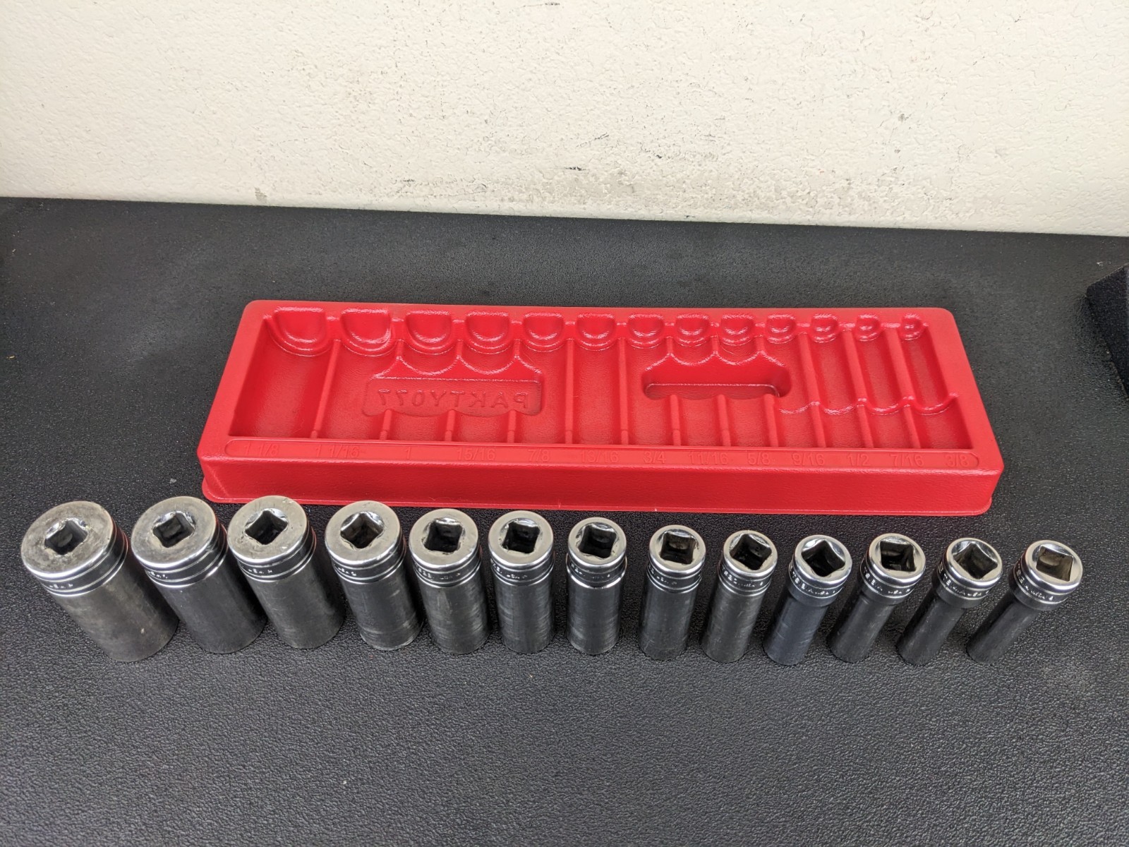 #bo810 Snap-on Tools 1/2″ Drive 6 Point Deep Socket Set 3/8″ to 1-1/8″ 313TSYA