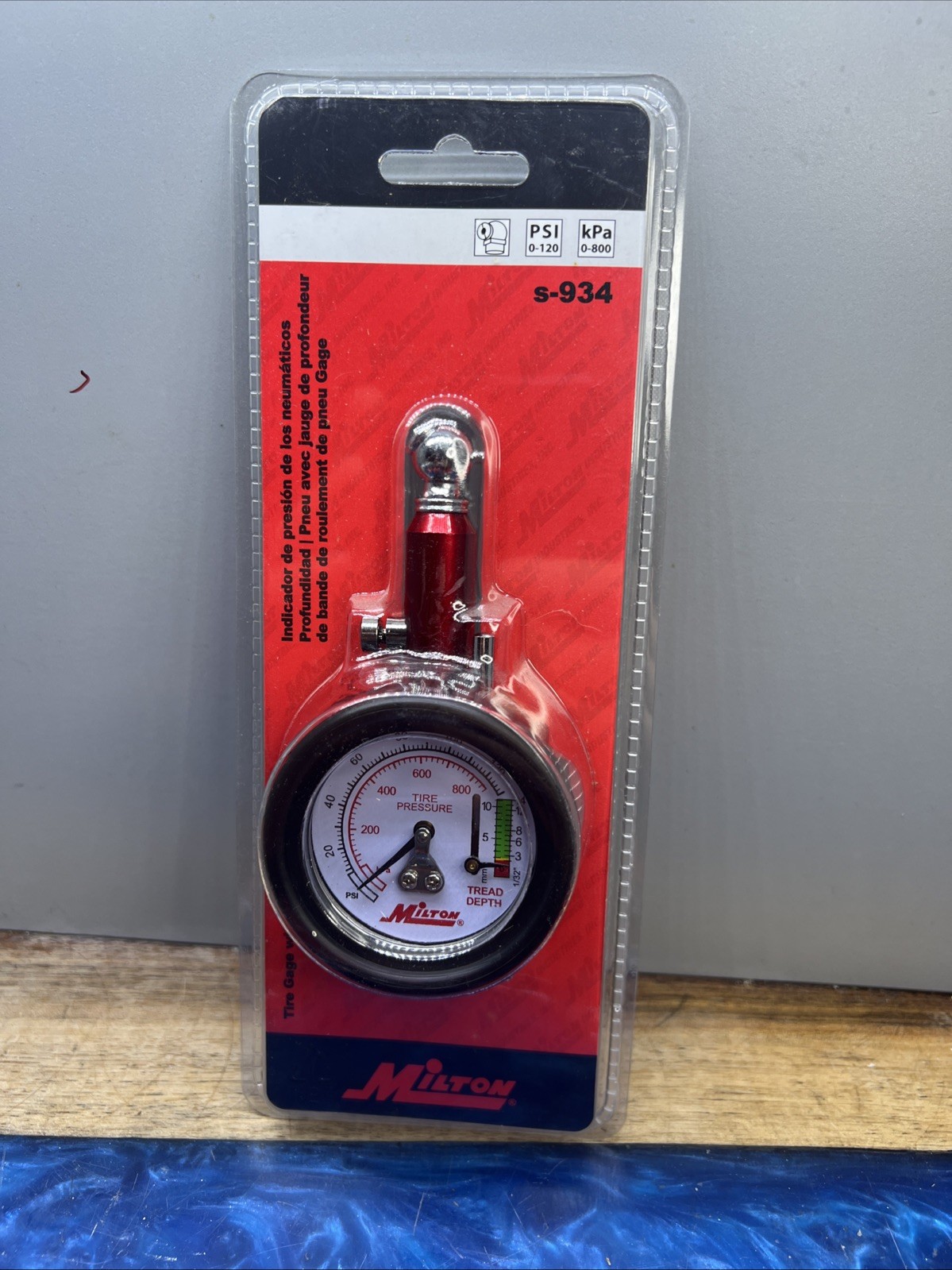 Milton S-934 Dial Tire Gauge, 0-120 PSI – 2 lb increments