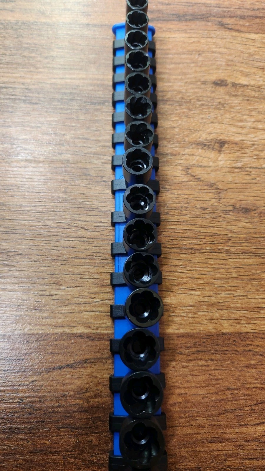 Matco Tools 16-pc 1/4 Dr Twist Socket Set 8.25mm – 12.0mm 0.25 Increments TSM16