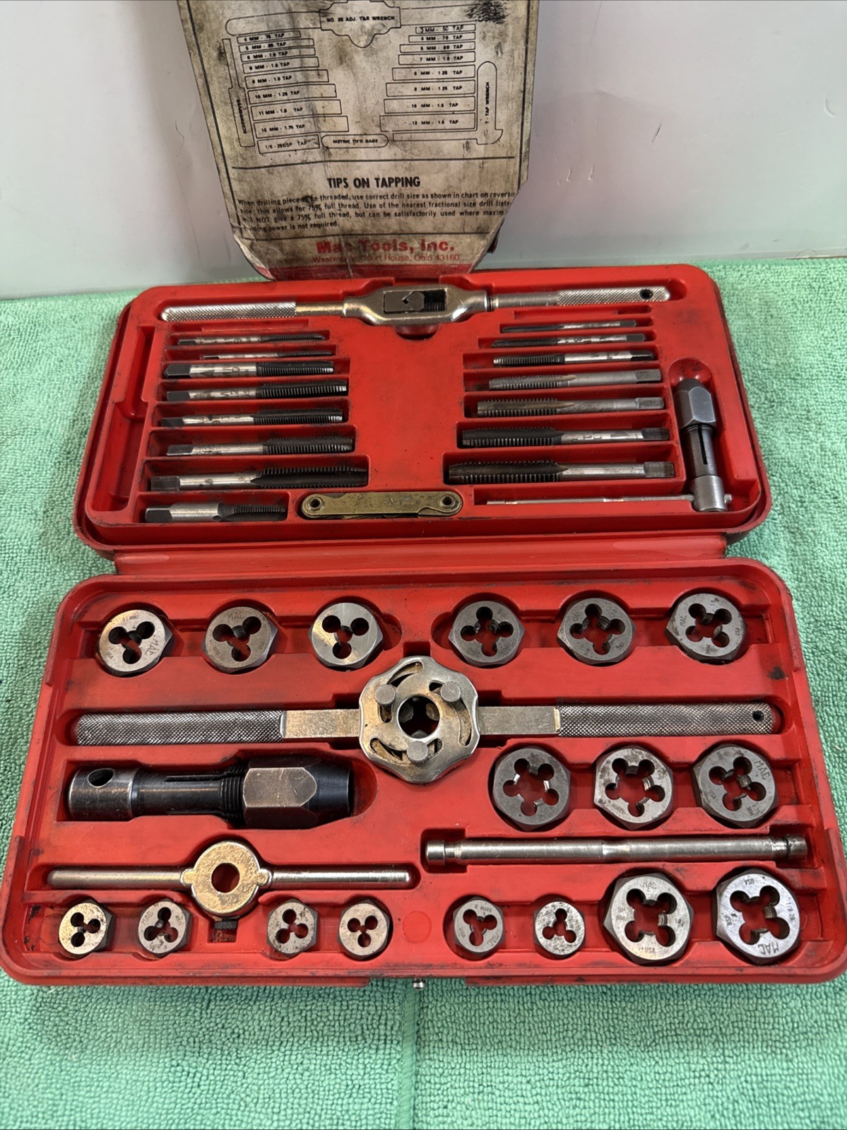 Mac Tools Metric Tap and Die set Rethreading 8017TS