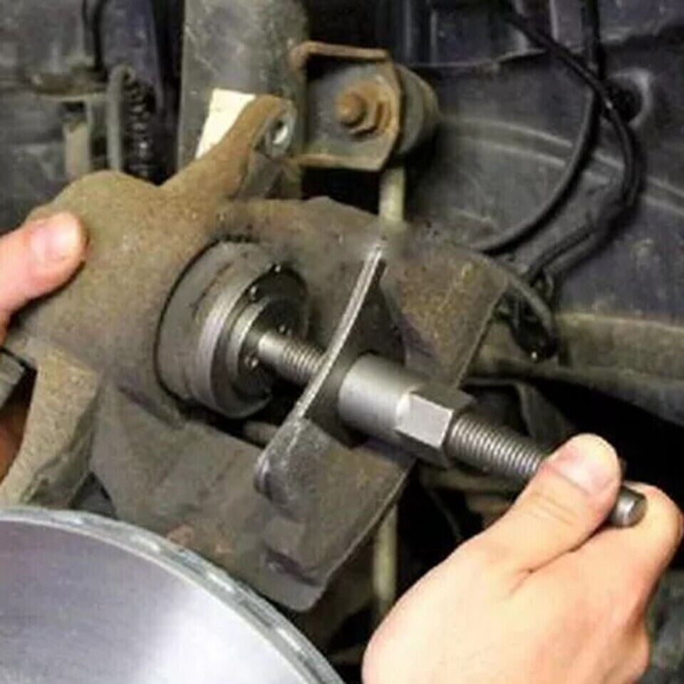 Car Disc Brake Pad Repair Kit – Durable, Easy Installation for Most Vehicles