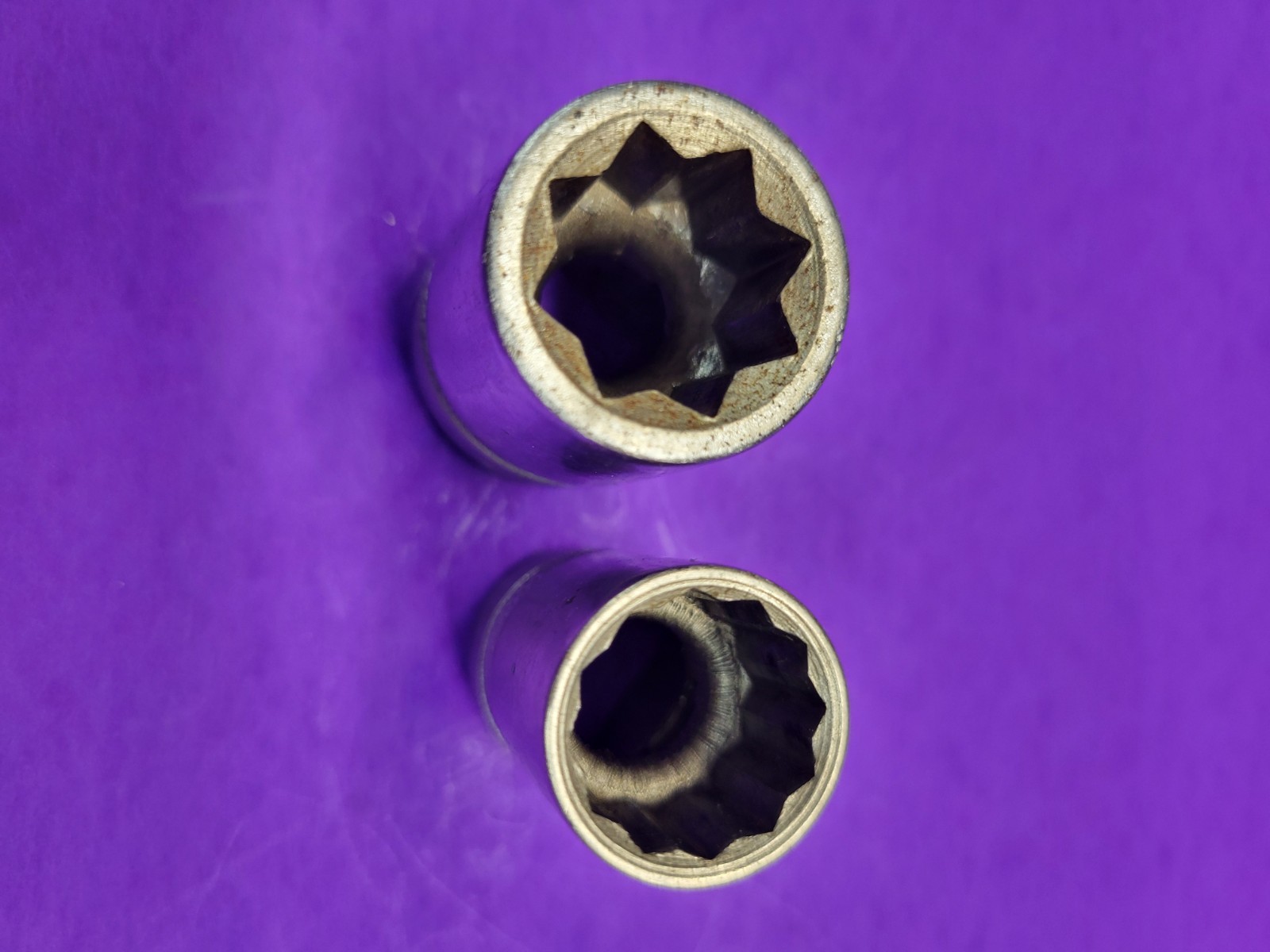Pair Of Bonney Sockets 9/16 8pt. And 5/8 Shallow 12pt. Both 1/2″ Drive