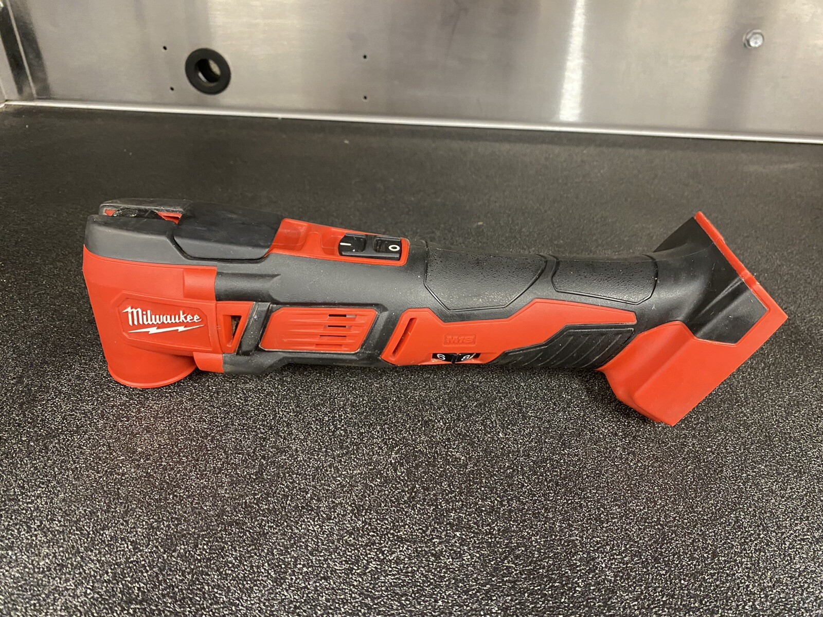 Milwaukee M18 BMT-0 18V Cordless Compact Multi Tool Cutter Sander Body Only