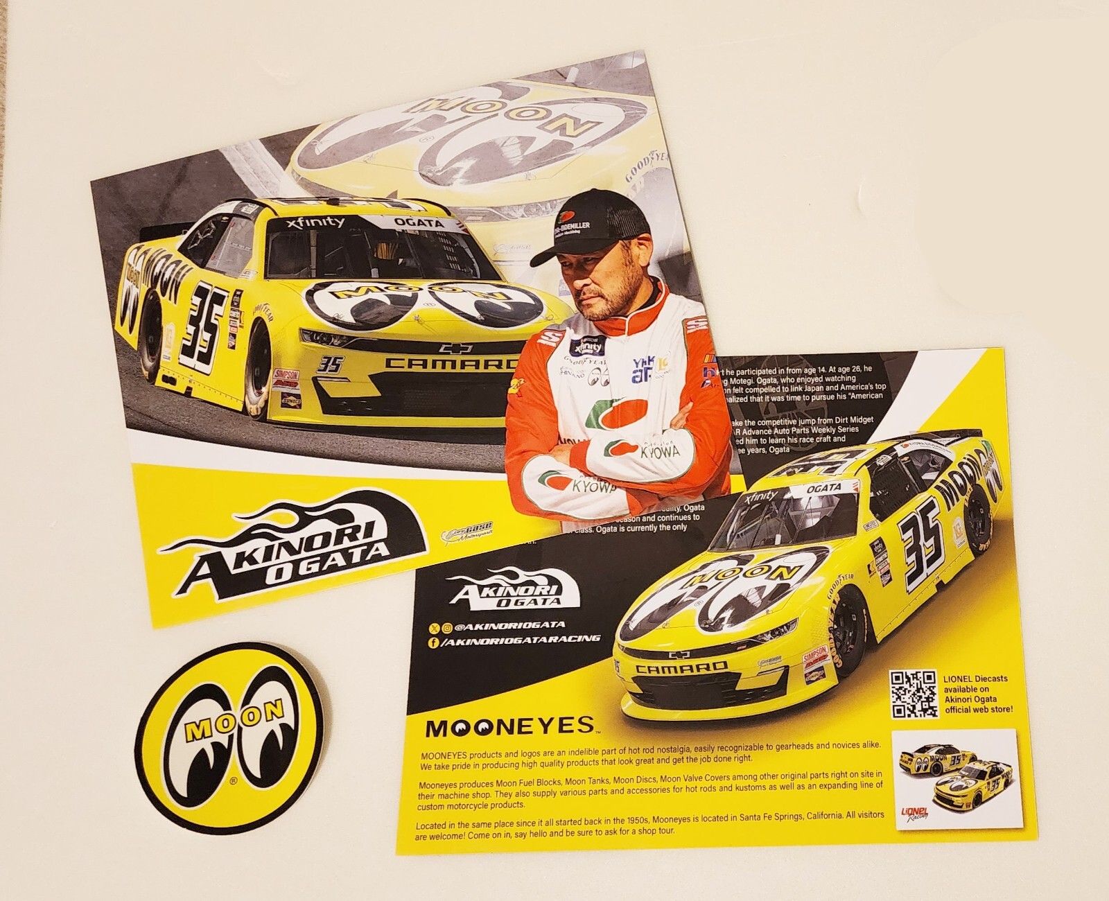 【Autographed】MOONEYES [Color Chrome] NASCAR Xfinity Camaro 1:24 scale