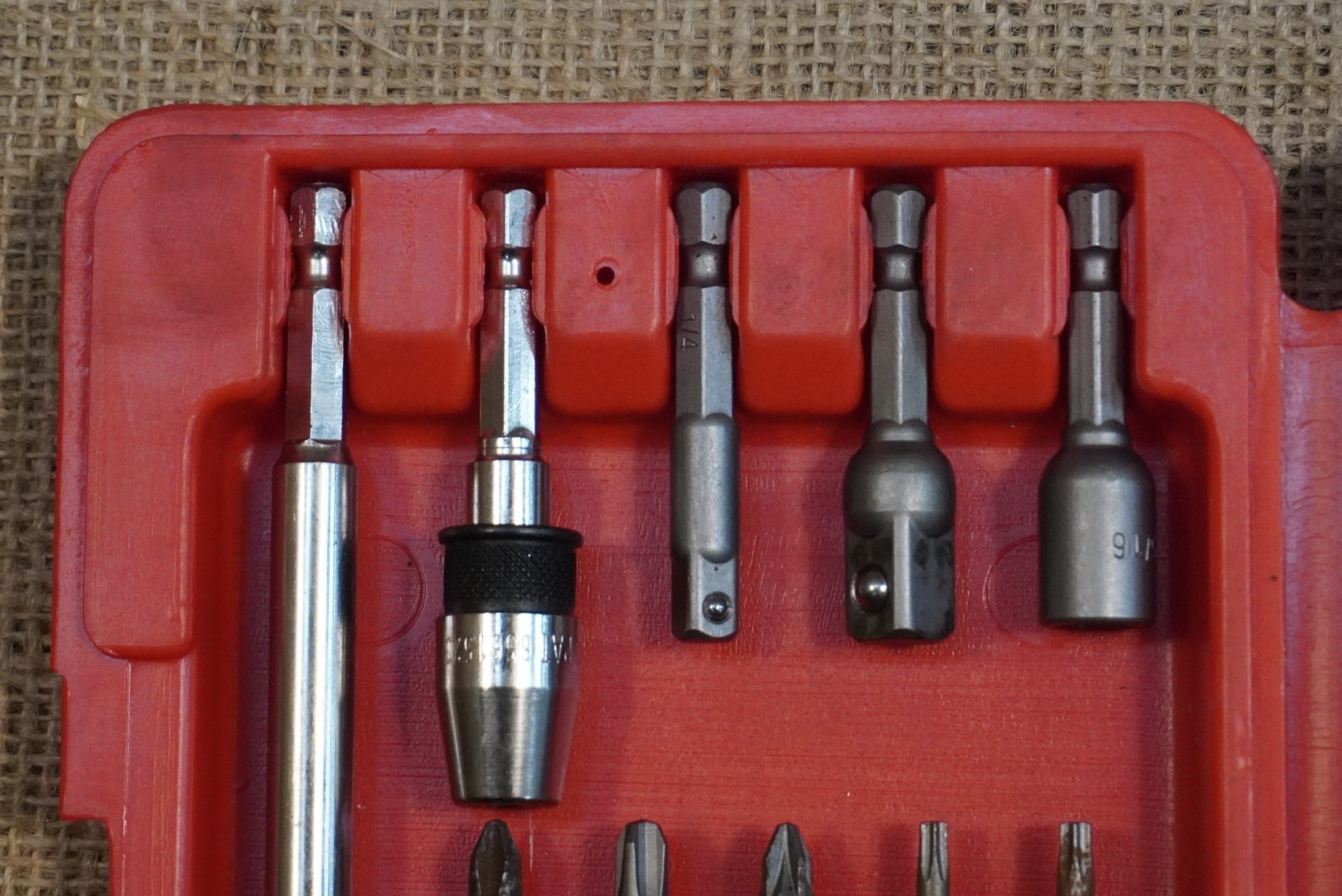 MAC 16 Piece Quick-Change Fastener Drive Bit Automotive Set