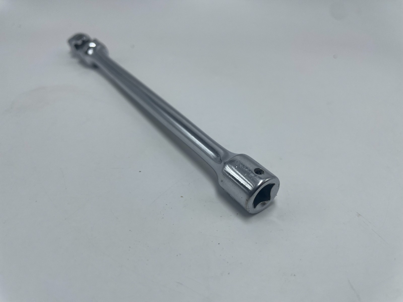 Mac Tools M6EU M1: 1/4″ Drive 6” Extension with Universal Swivel Joint & Socket