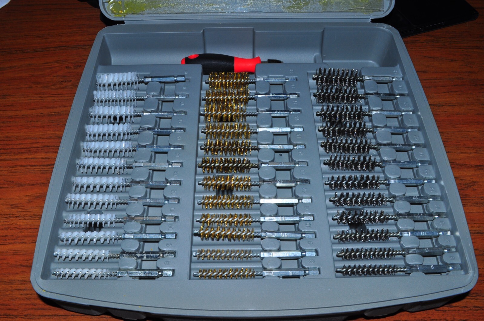 IPA 36-Piece Stainless Steel, Brass and Nylon Bore 8mm-19mm Brush Set 8001D