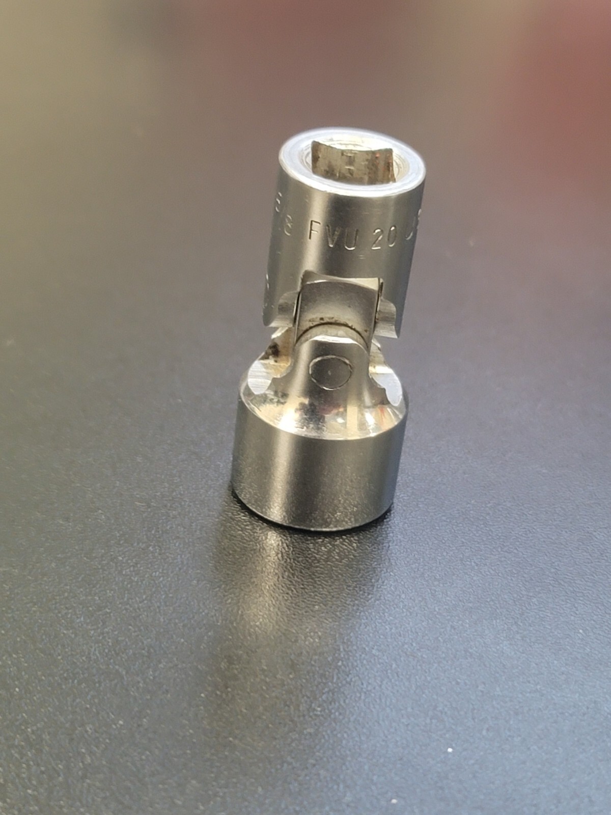 Snap-on Tools USA FVU20 3/8″ Dr 5/8in 12 pt Universal Swivel Flex Socket Vintage