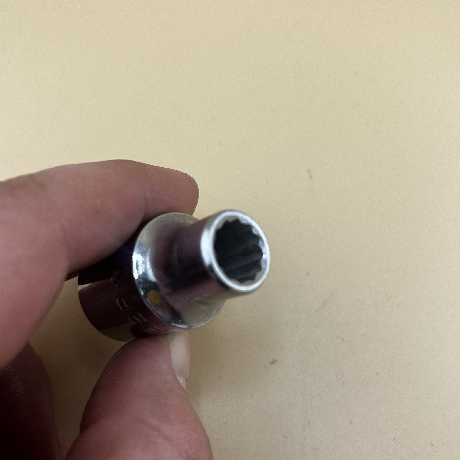 Mac Tools 1/2″ Drive 3/8″ 12PT SAE Shallow Chrome Socket USA V122R