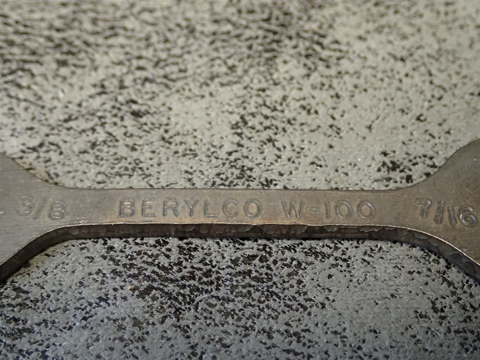 W-100 Berylco 3/8″ x 7/16″ Non-Sparking Double Open-End Wrench, 3-1/2″ OAL BN224