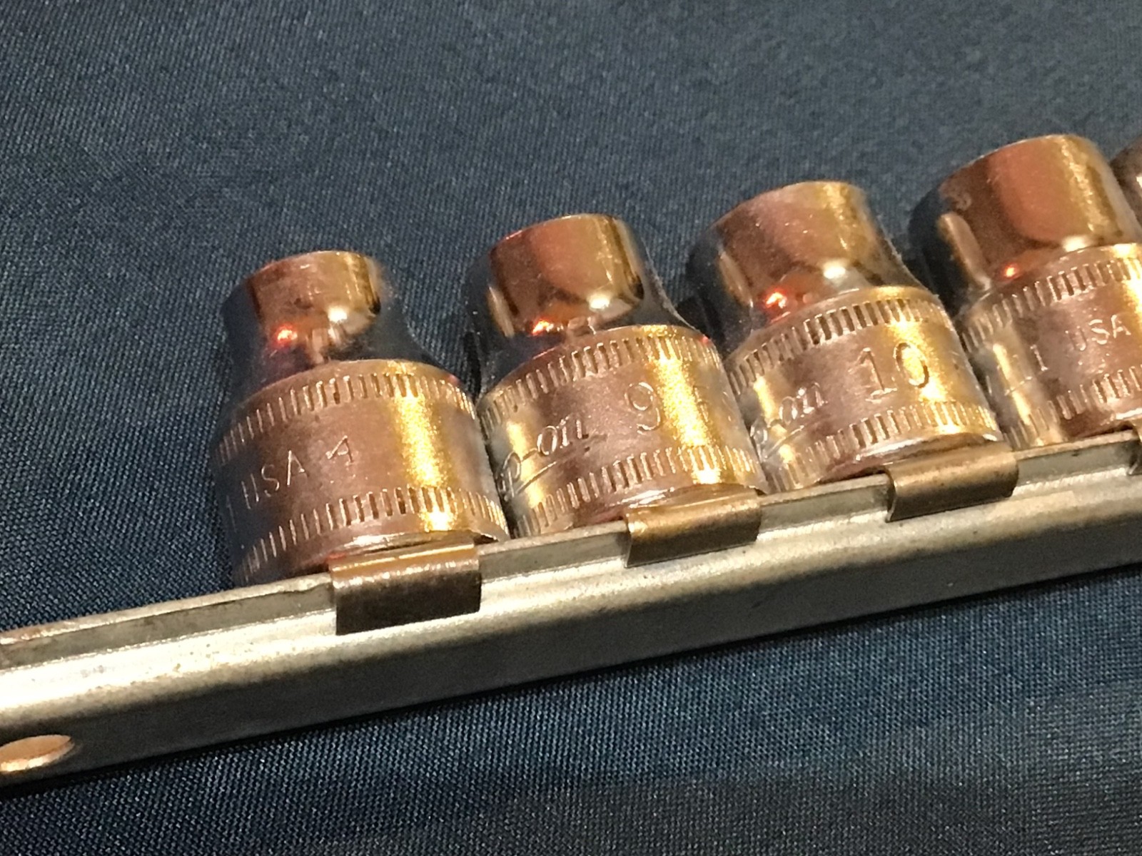 Vintage Set of x12 SNAP-ON METRIC SOCKETS 6pt #8-9-10-11-12-13-14-15-16-17-18-19