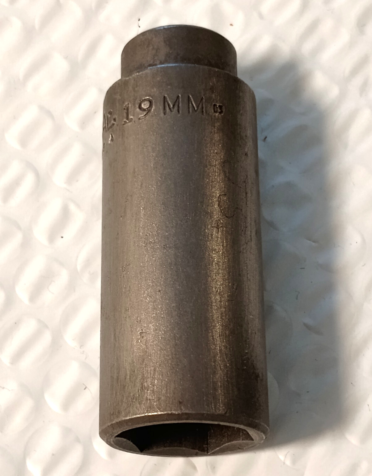 MAC TOOLS XDP6-19MM, 3/8″ DRIVE, 19MM. IMPACT SOCKET, 2.7″ DEEP, 6 POINT.