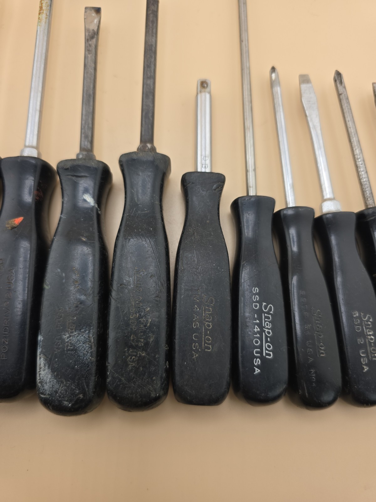 Lot Of 20 Vintage Snap Screwdrivers Black Handle Phillips Flat Stubby