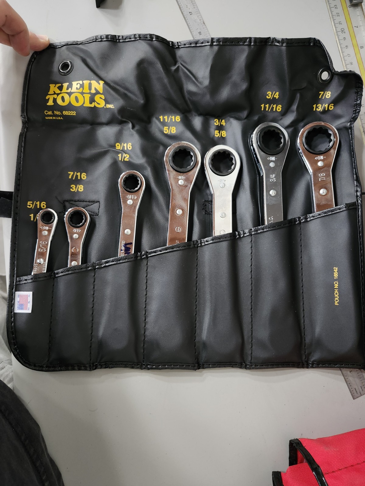 Klein Tools Cat. No. 68222 Ratcheting Wrench Set 5/16″ to 7/8″ 12-Point USA Made
