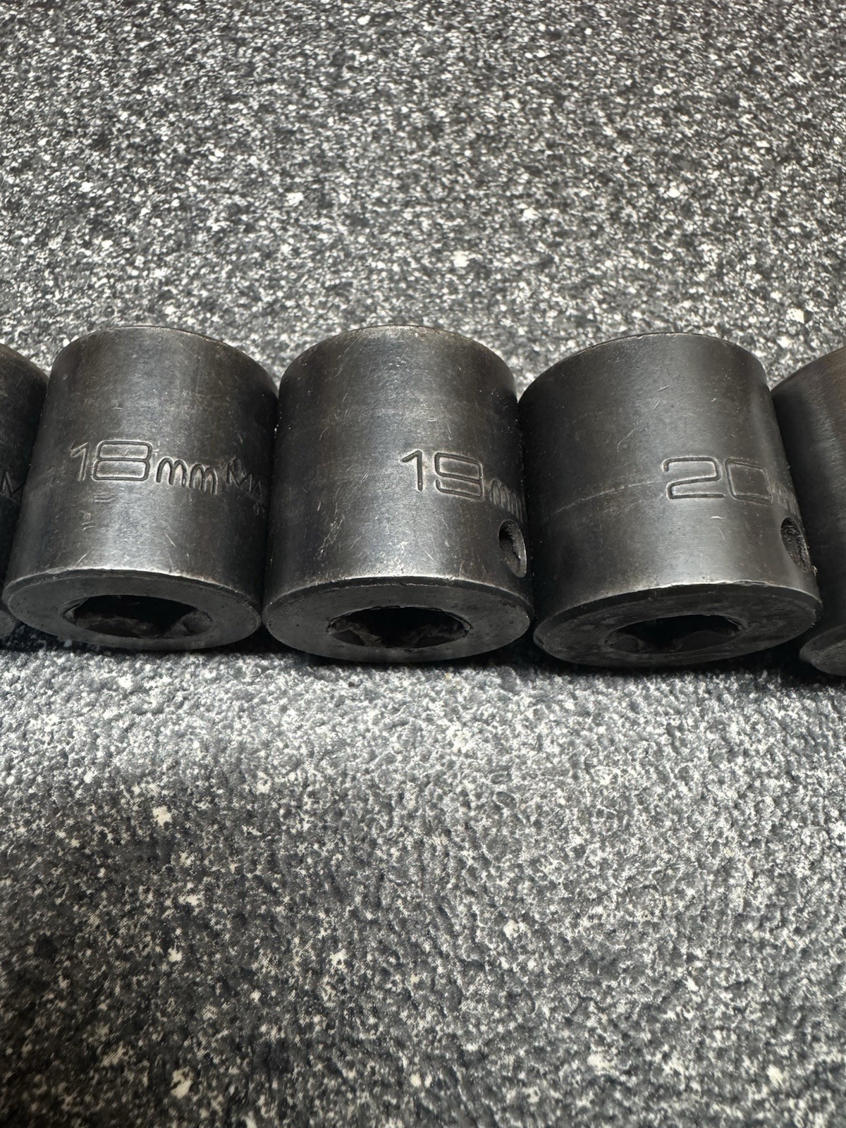 MATCO 3/8” Dr. 6 Pt. Metric, Shallow Impact Socket Set 14 pcs. 8-22mm READ