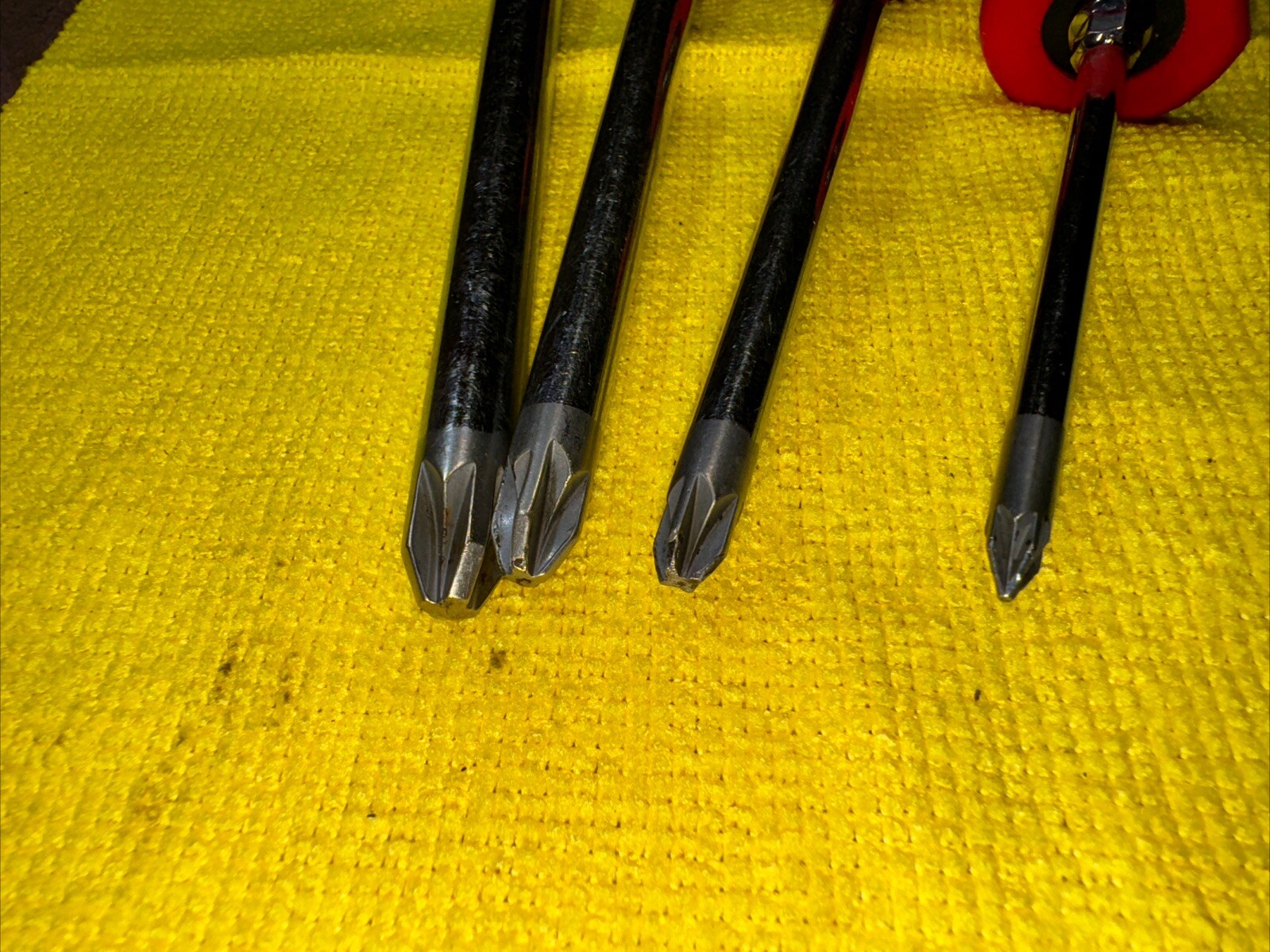 Snap On Tools SHDZ40R SDDD41MB 4pc Red & Gray Hard Grip Pozi PZ Screwdriver Set