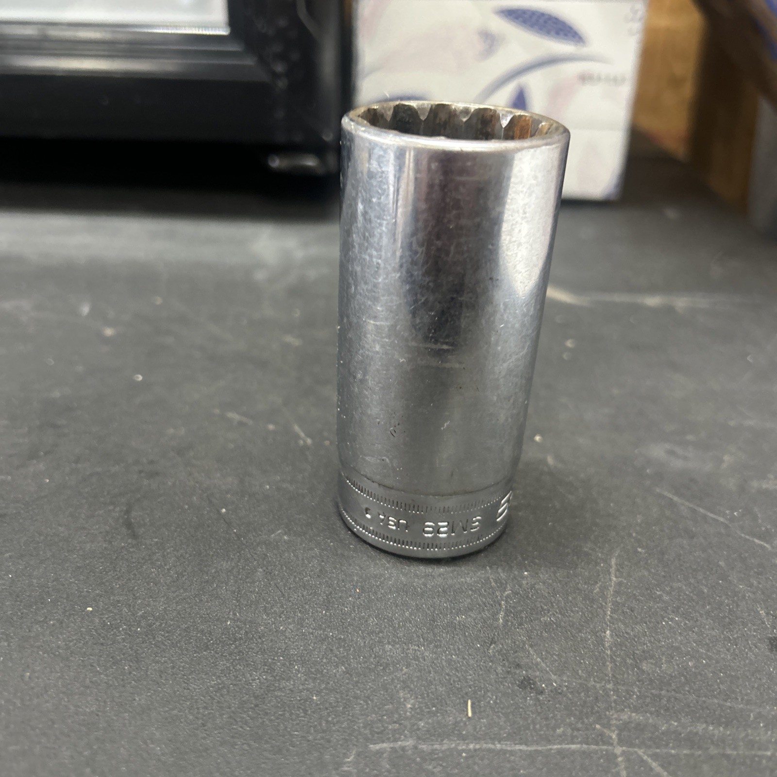 Snap-on SM29 1/2″ Drive 29mm Metric 12 Point Chrome Deep Well Socket