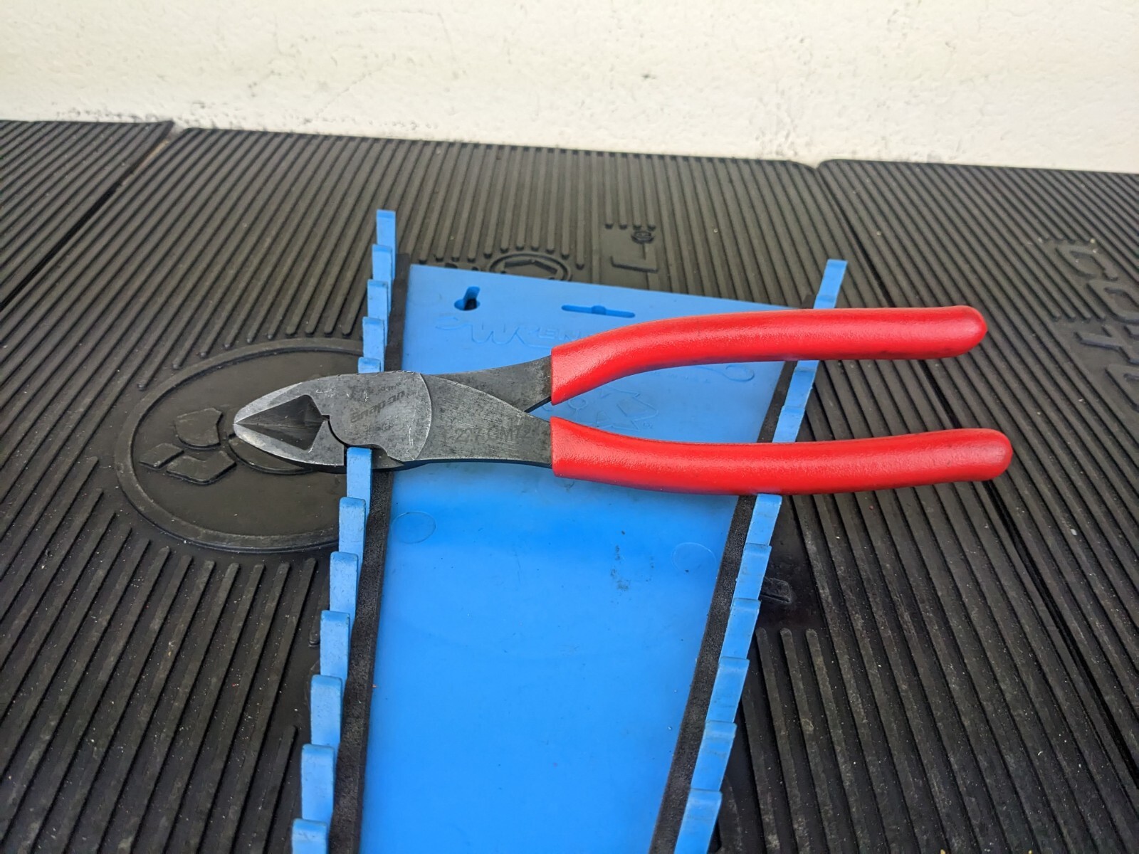 #av984 Snap On USA Vector Edge High-Leverage Diagonal Cutter Pliers RED 388CF