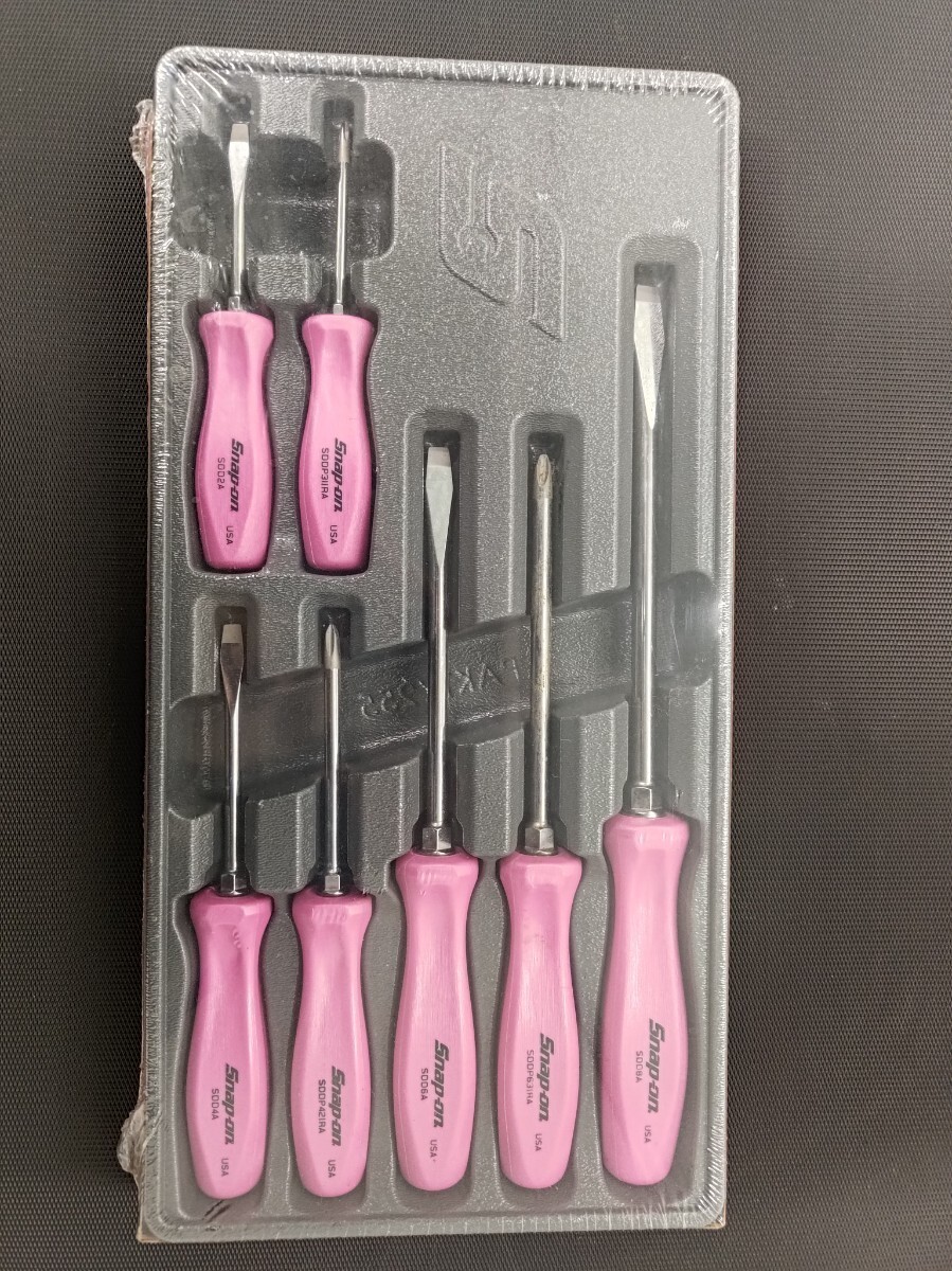 Snap On Tools SDDX70APP 7 Piece Combination Screwdriver Set PINK Hard Handle New