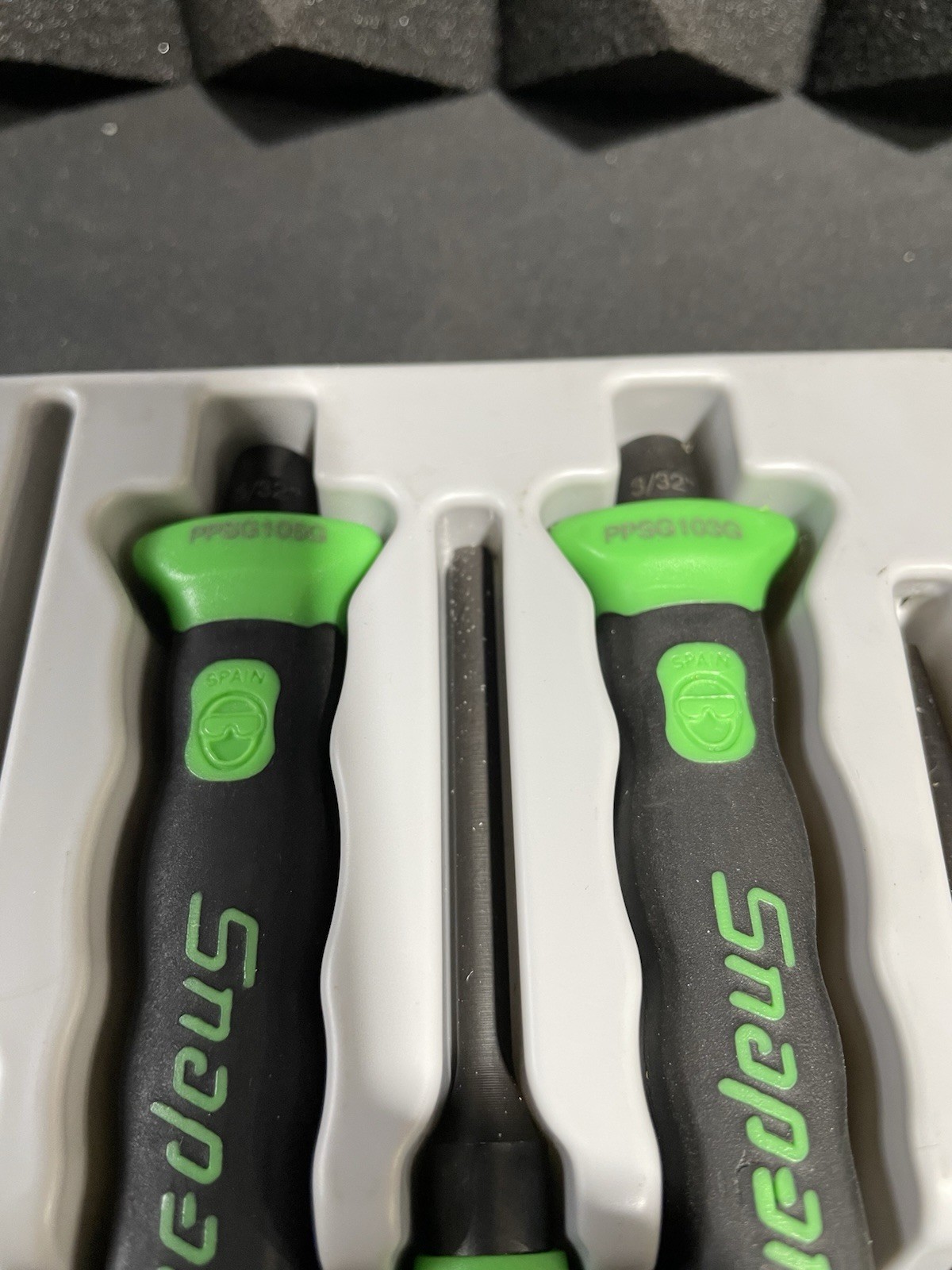 Snap-on PPCSGL714G 14pc Green Soft Grip Punch Chisel Set Open Box