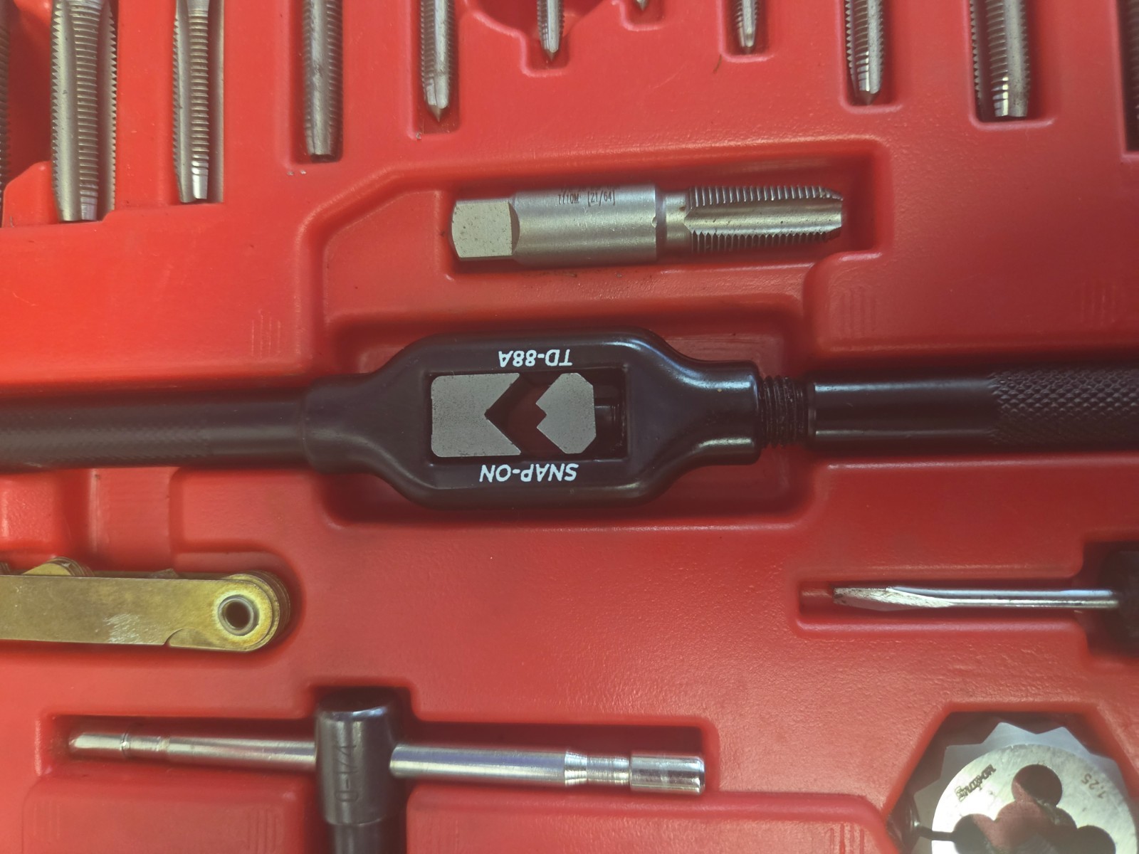 Snap-On 76 pc. Tap & Die Set Metric TDTDM500A
