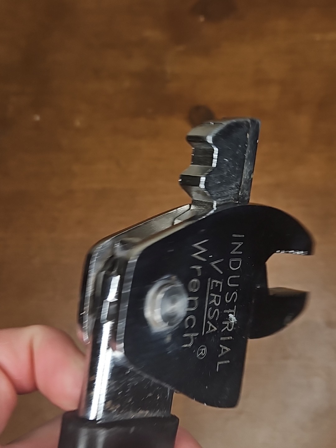 Industrial Versa Wrench 31 Wrenches in 1 Self Adjusting 15-41mm / 5/8″- 1-5/8″