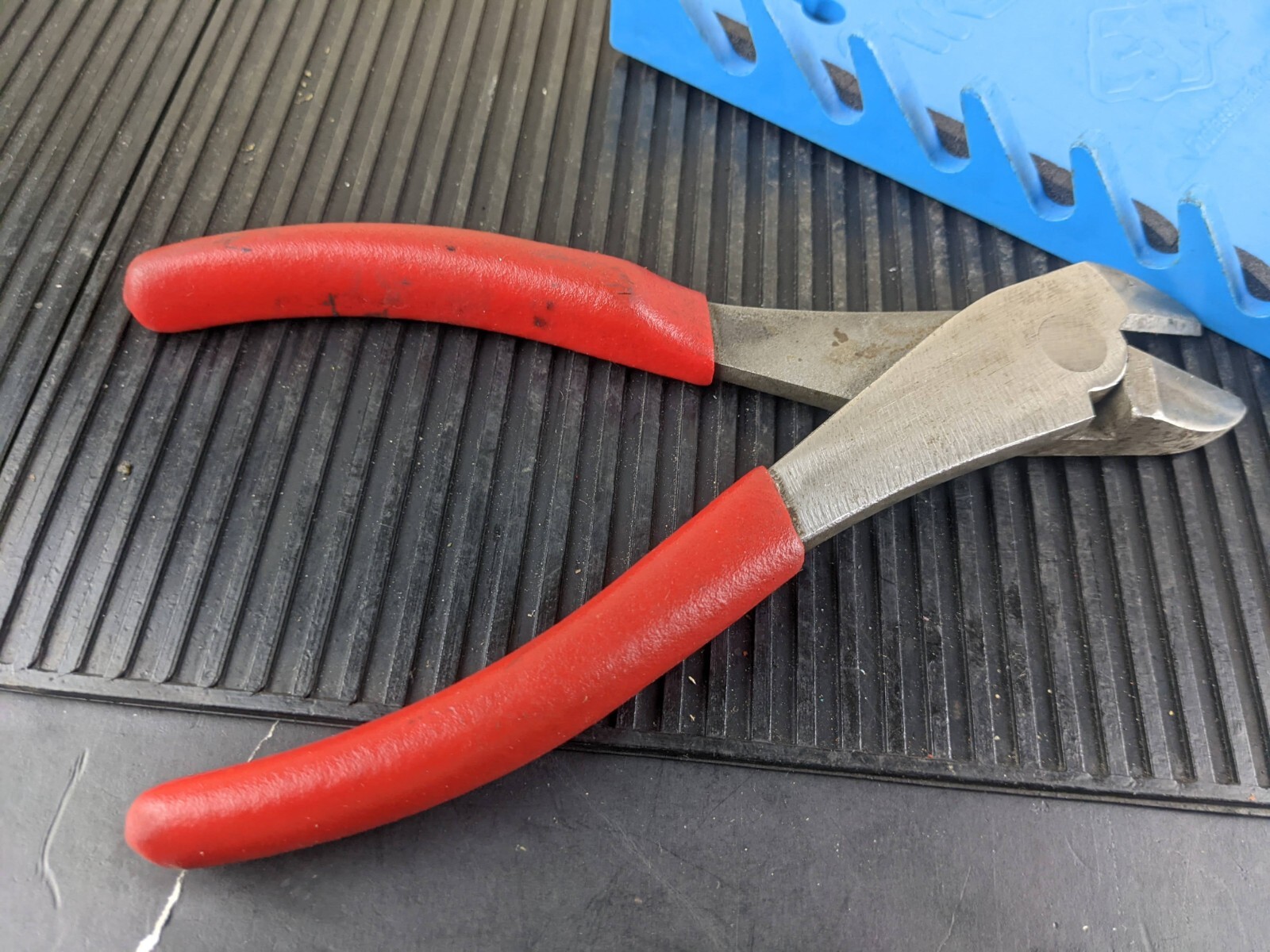 #au287 Snap On USA Vector Edge High-Leverage Diagonal Cutter Pliers RED 388CF
