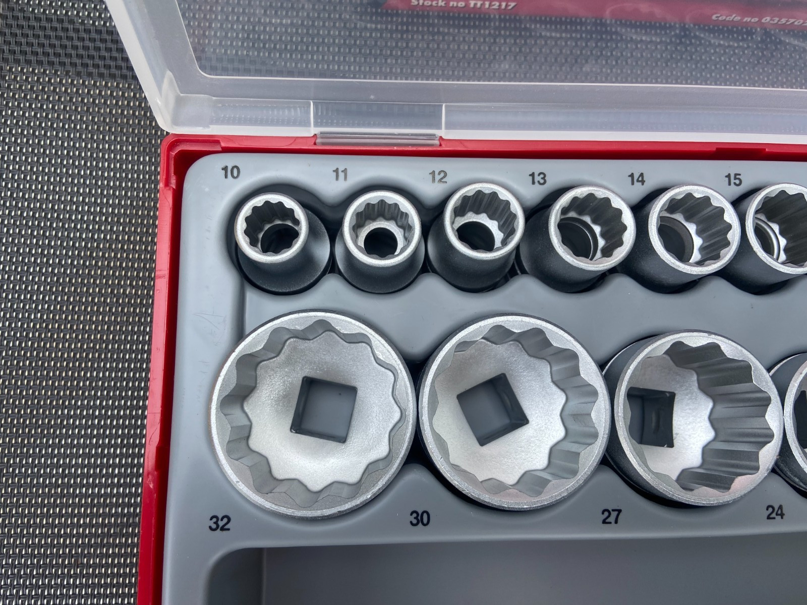 Teng TT1217 1/2 Drive Socket Set -17 Pieces, 12 Point NEW. PLEASE READ ADVERT