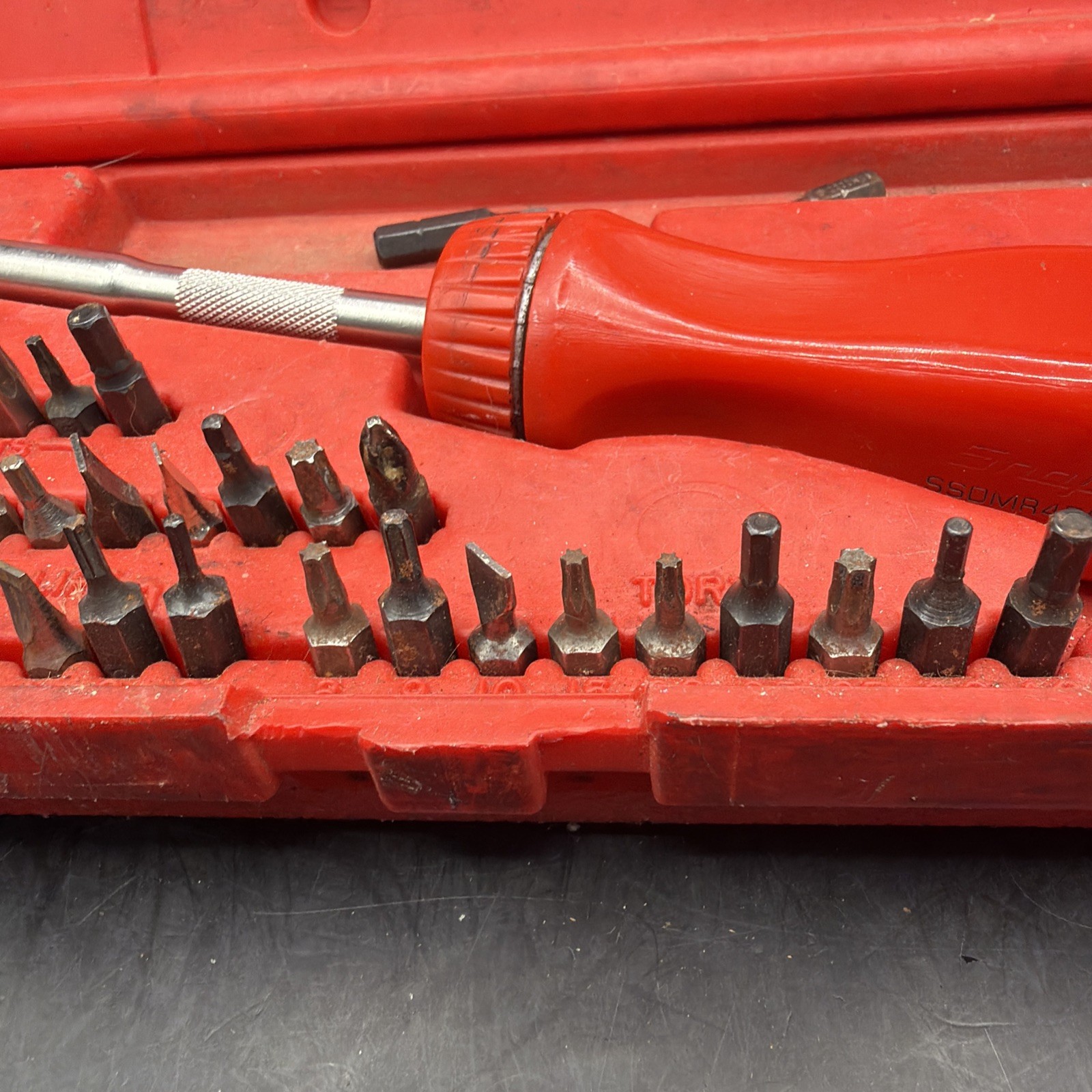 Snap On Tools Ratcheting Screwdriver Set Red Dale Earnhardt Bits & Case SSDMR220