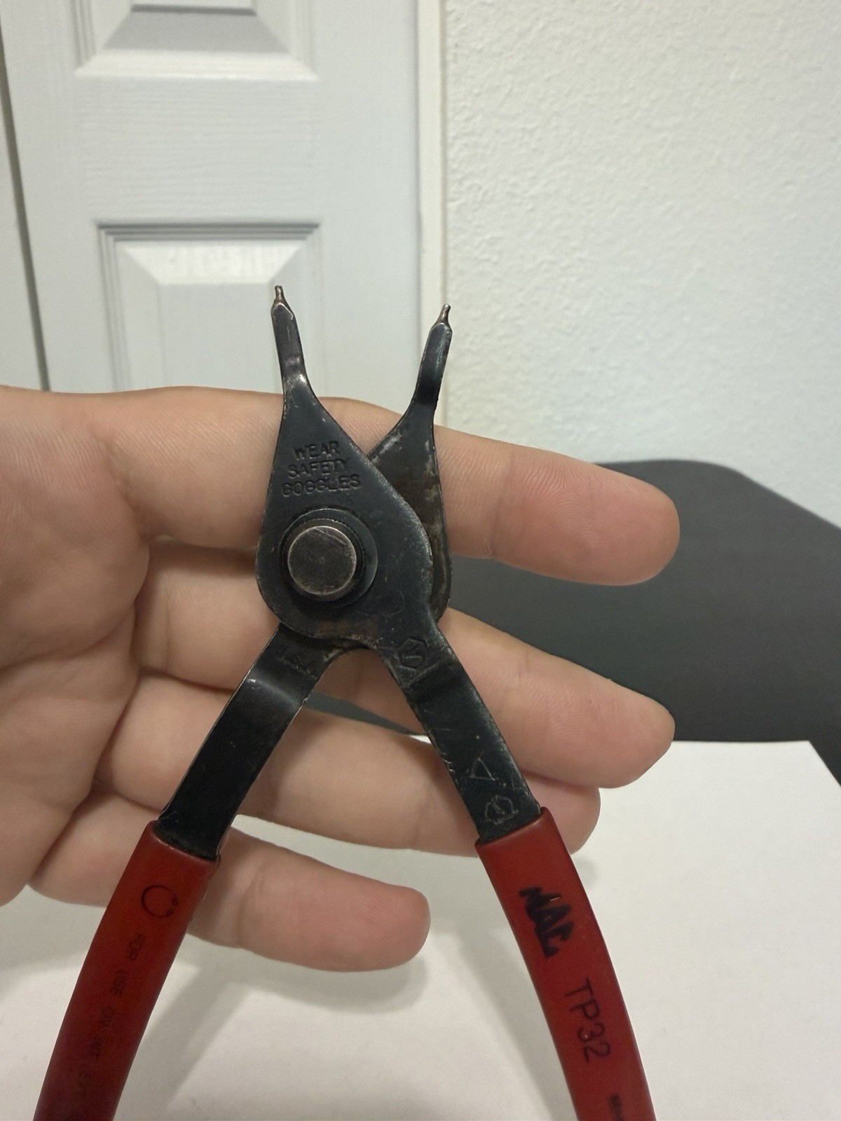 MAC TOOLS TP32, SNAP – RING PLIERS, 6″ LONG *REVERSIBLE*