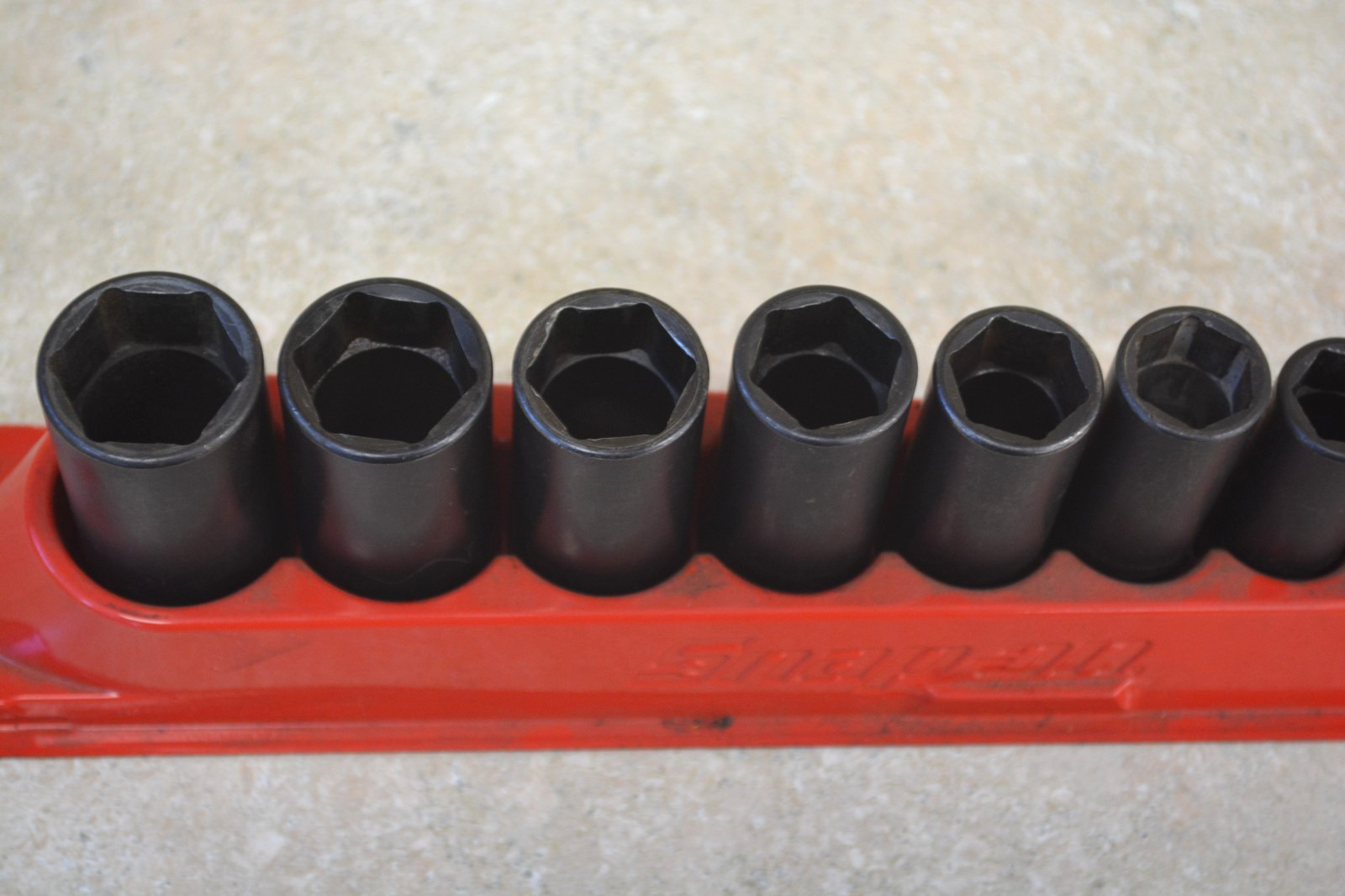 Snap-On Tools 3/8″ Drive 12 Piece Socket Set 212SIMFYA *Pre-owned* FREE SHIPPING