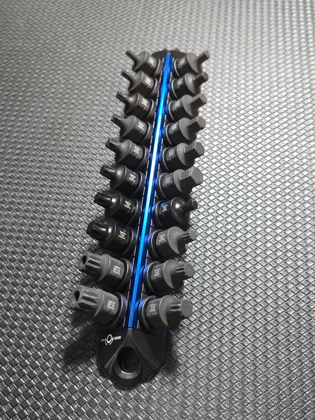 78320 20pc 3/8″ Drive with Outside Hex Nano Impact Torx, Metric Hex & Triple squ