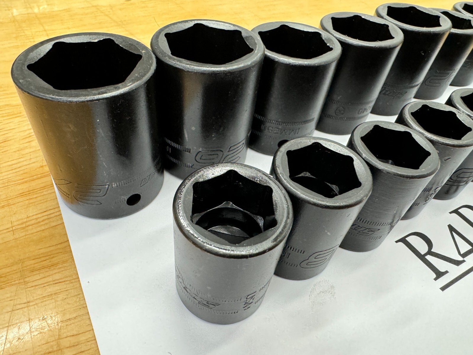 Snap-on Tools USA NEW 18pc 1/2″ Drive Metric 10mm-27mm Shallow Impact Socket Set