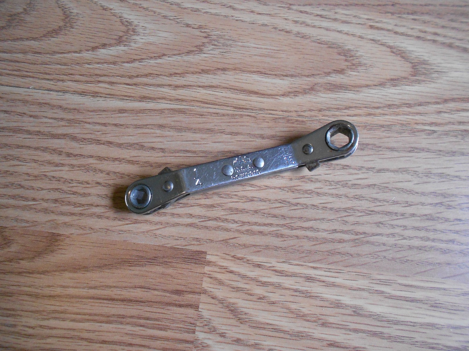 1 MAC TOOLS ROW0810 1/4″ x 5/16 6pt Reversible Ratcheting Offset Box Wrench USA