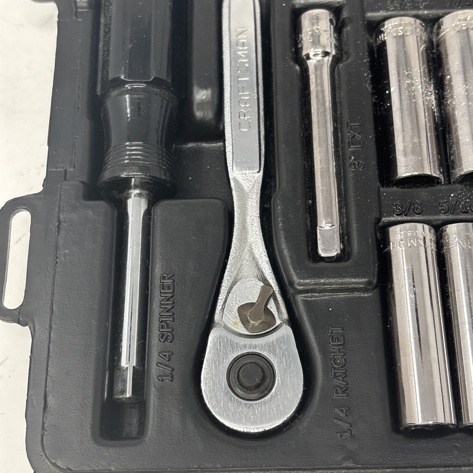 Craftsman 19pc 1/4″ Drive 6pt Socket Set with Plastic Case 9- 34800