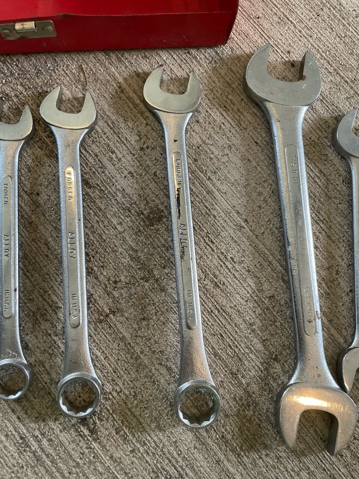 Lot Of 7 SK Combination And Double Open End Wrenches SAE With Metal Tool Box.