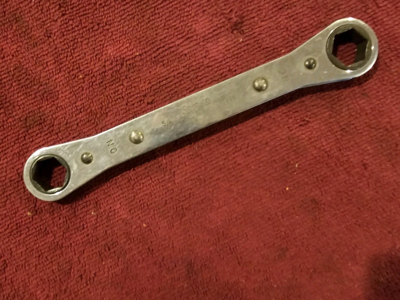 Snap-on Tools R2022S- 5/8″ and 1/16″ SAE 6 pt Flat Double Ratcheting Wrench USA