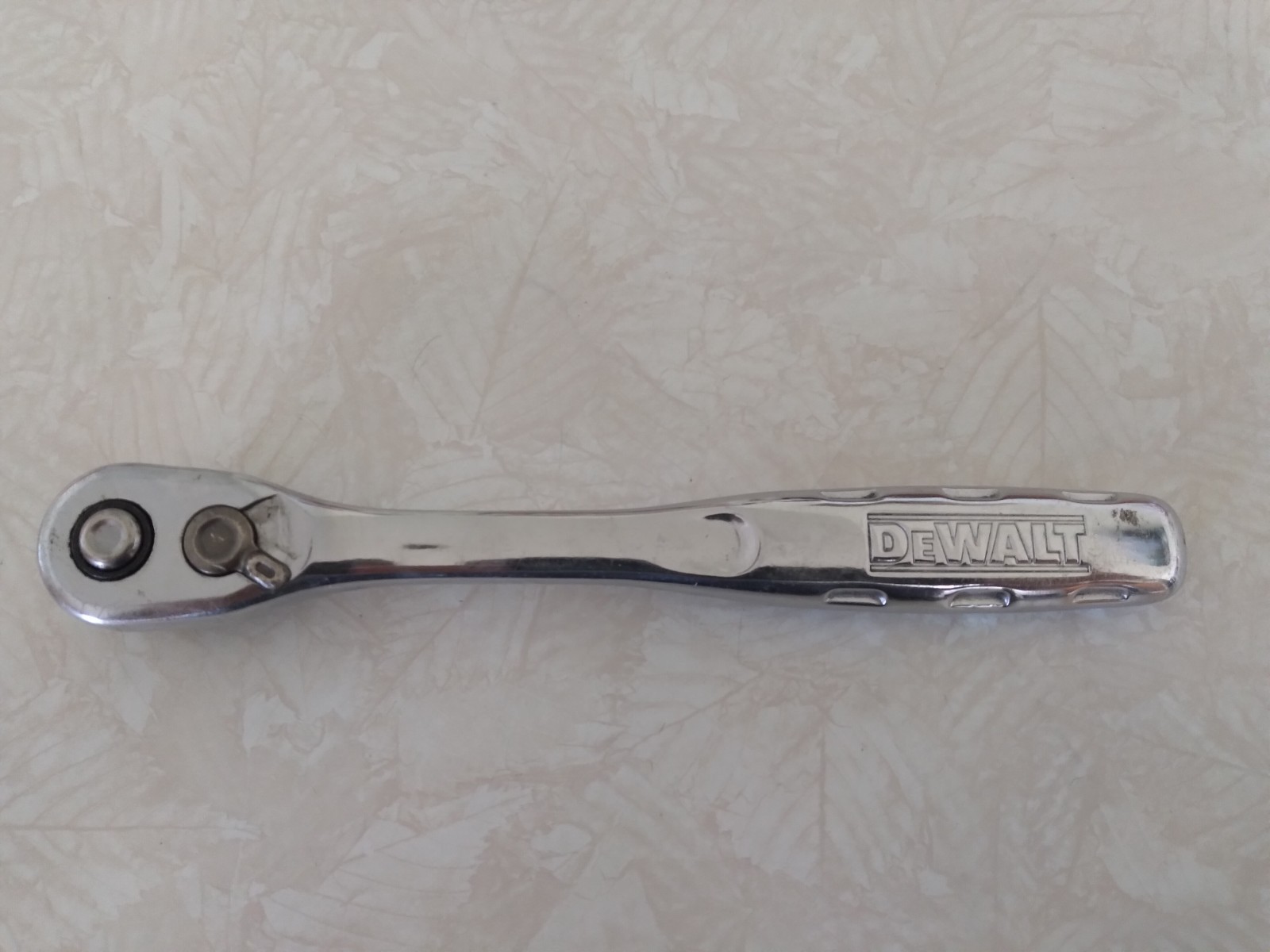 DEWALT 3/8″ DRIVE QUICK RELEASE RATCHET DWMT81097 NICE