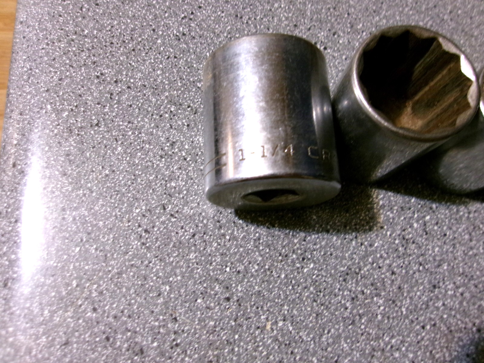 6 – Craftsman-V- 1/2″ dr. sockets 1-1/4, 1-1/8, 1-1/16, 1, 15/16, 7/8, 12pt gh0