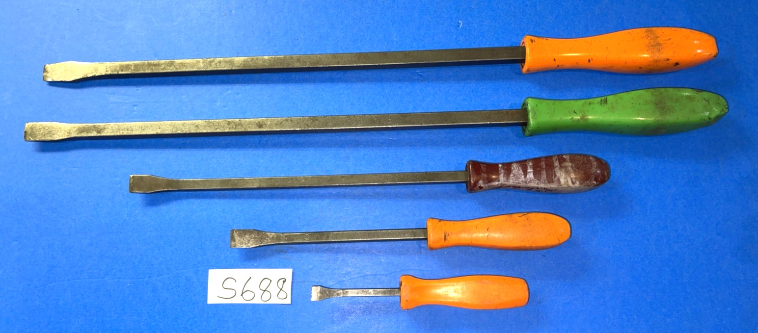 MATCO TOOLS 4 PIECE PRY BAR SET 6 TO 24 IN + LARGE SCREWDRIVER STYLE PRY BAR