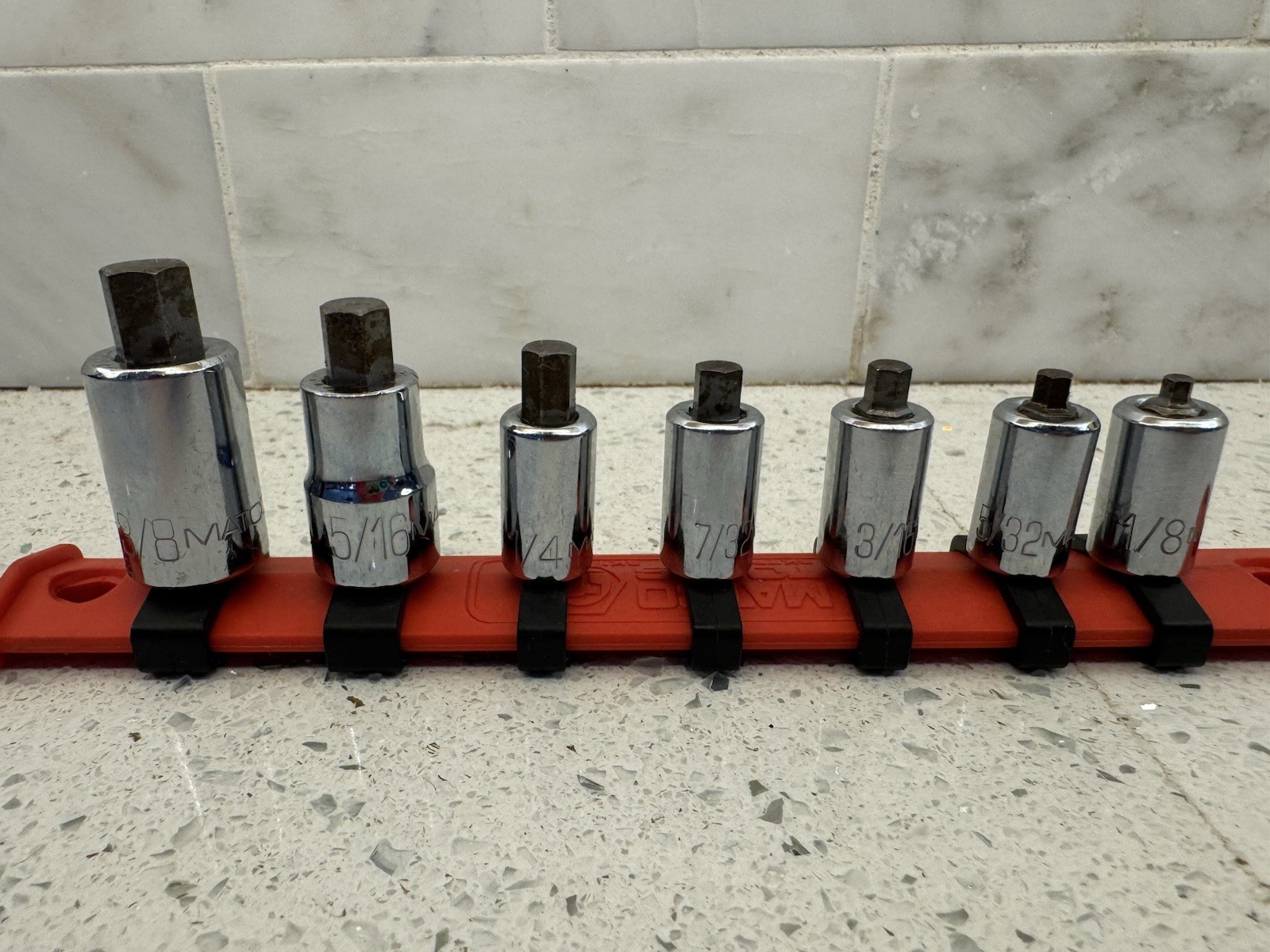 MATCO TOOLS 1/4″ and 3/8″ Dr 7 Piece Stubby Hex Bit Socket Driver Set SABXYS7R