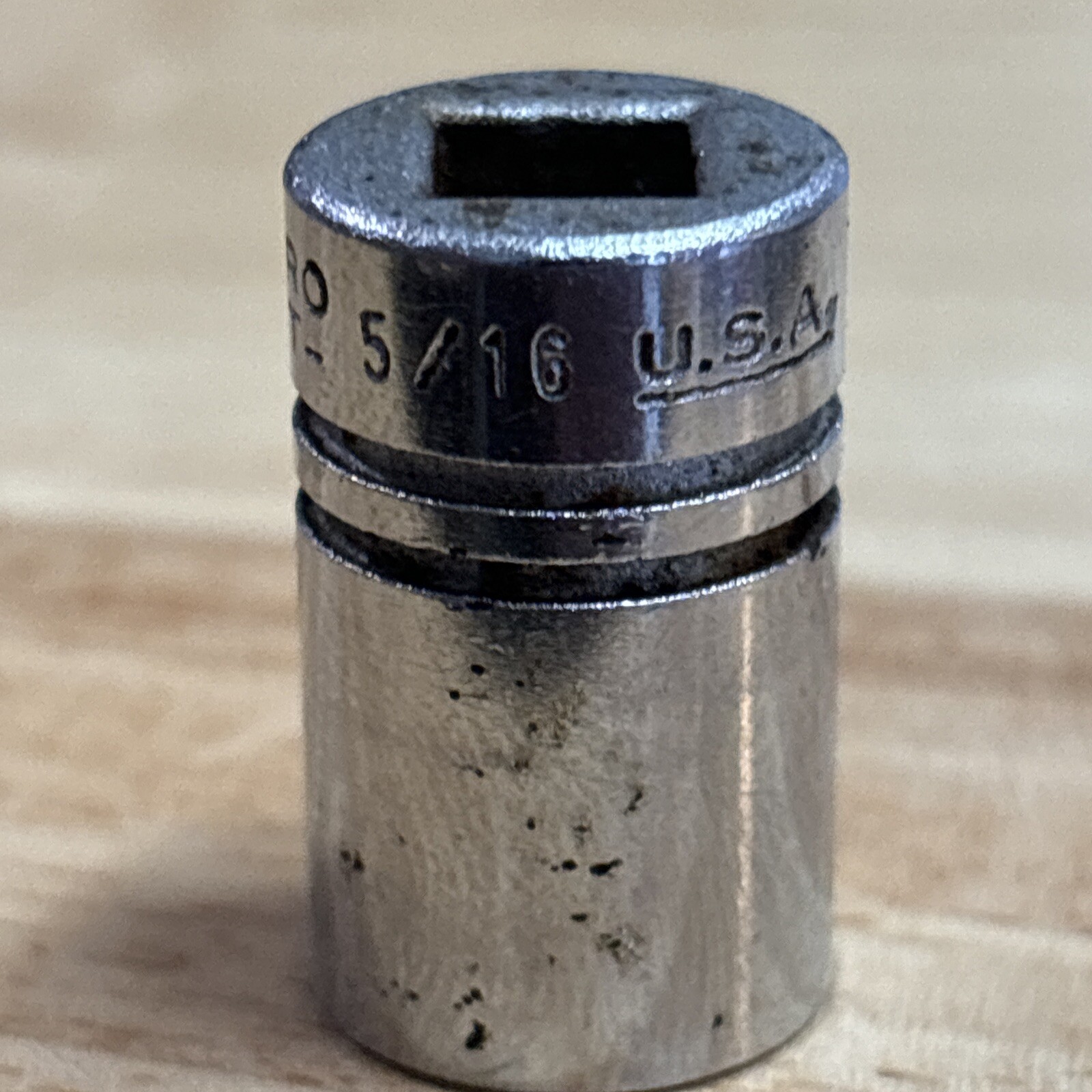 Indestro Select 5/16″ Shallow Socket 1/4″ Drive 8 Point Double Square 6010S USA