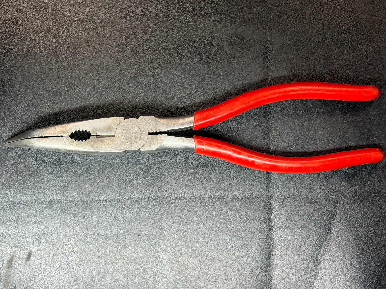 MAC TOOLS PB??? 9″ Bent Nose Pliers 45° With Cutter (Red) USA RARE