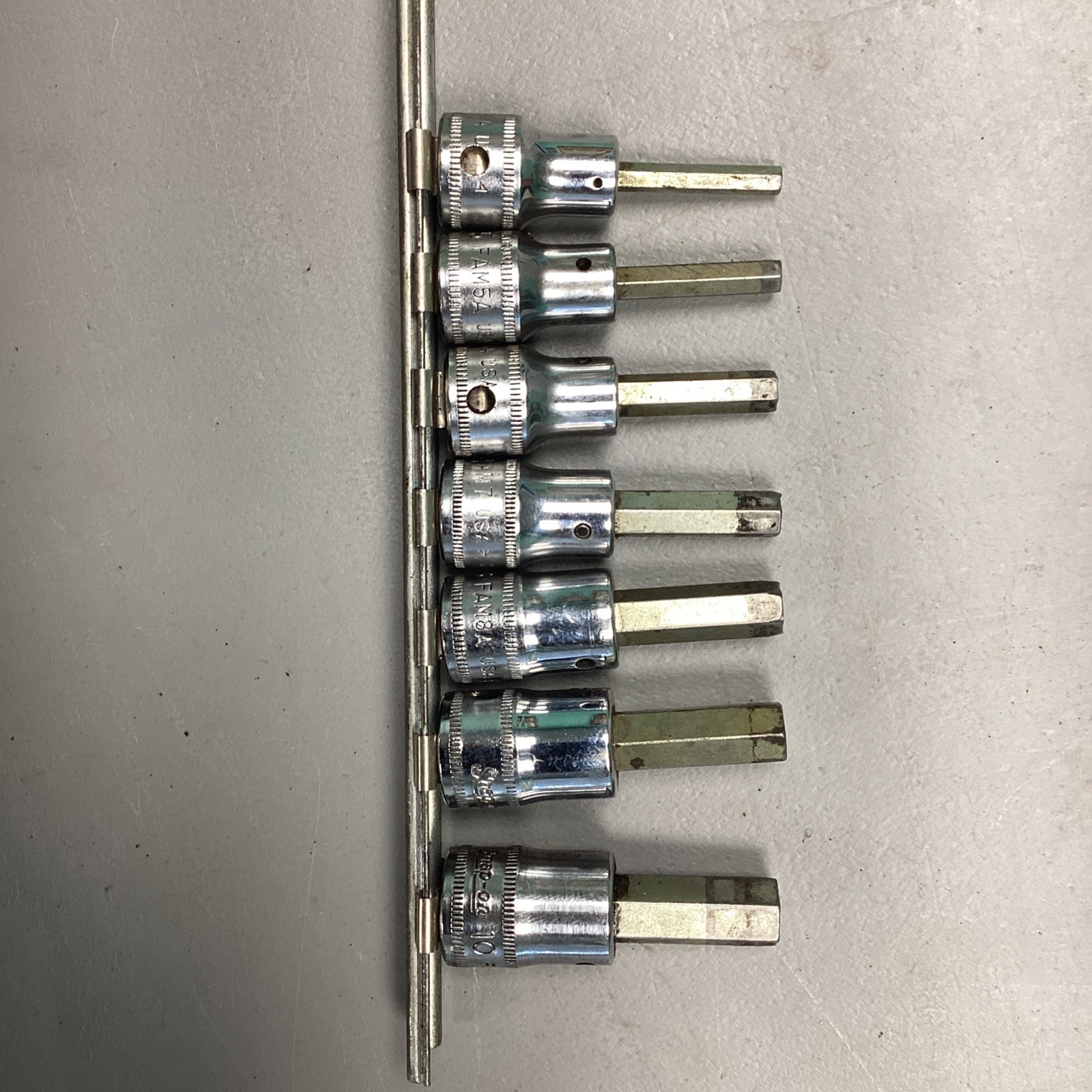 Snap-On 207EFAMY 7 pc 3/8″ Drive Metric Hex Bit / Allen head Socket Set 4-10 mm