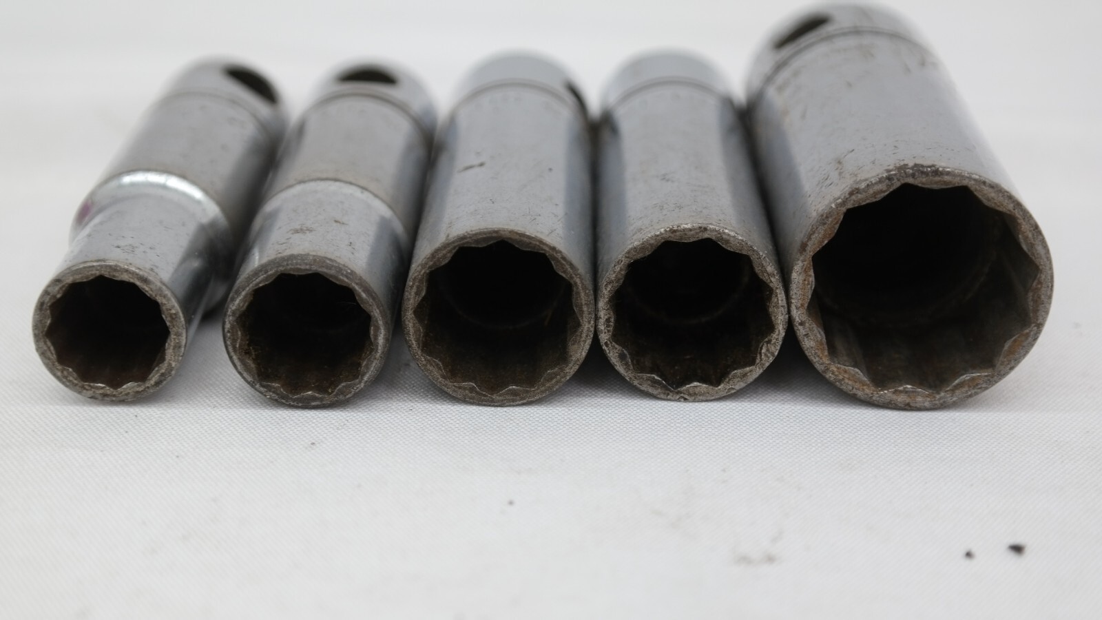 Williams 1/2″ Drive 12 Point Deep Sockets Sizes 15/16, 11/16, 9/16, 1/2 Lot of 5