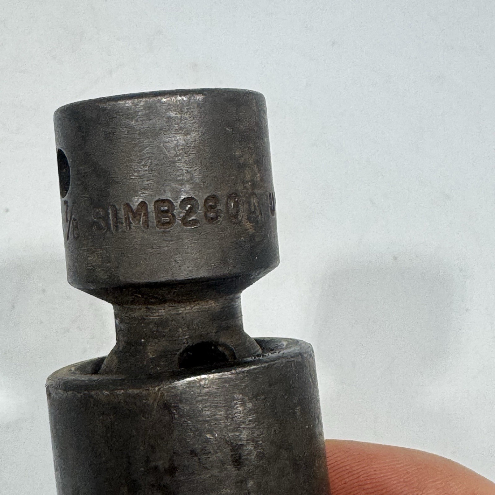 Snap-on 1/2″ Drive 6 point 7/8″ Impact Swivel Socket SIMB280A USA