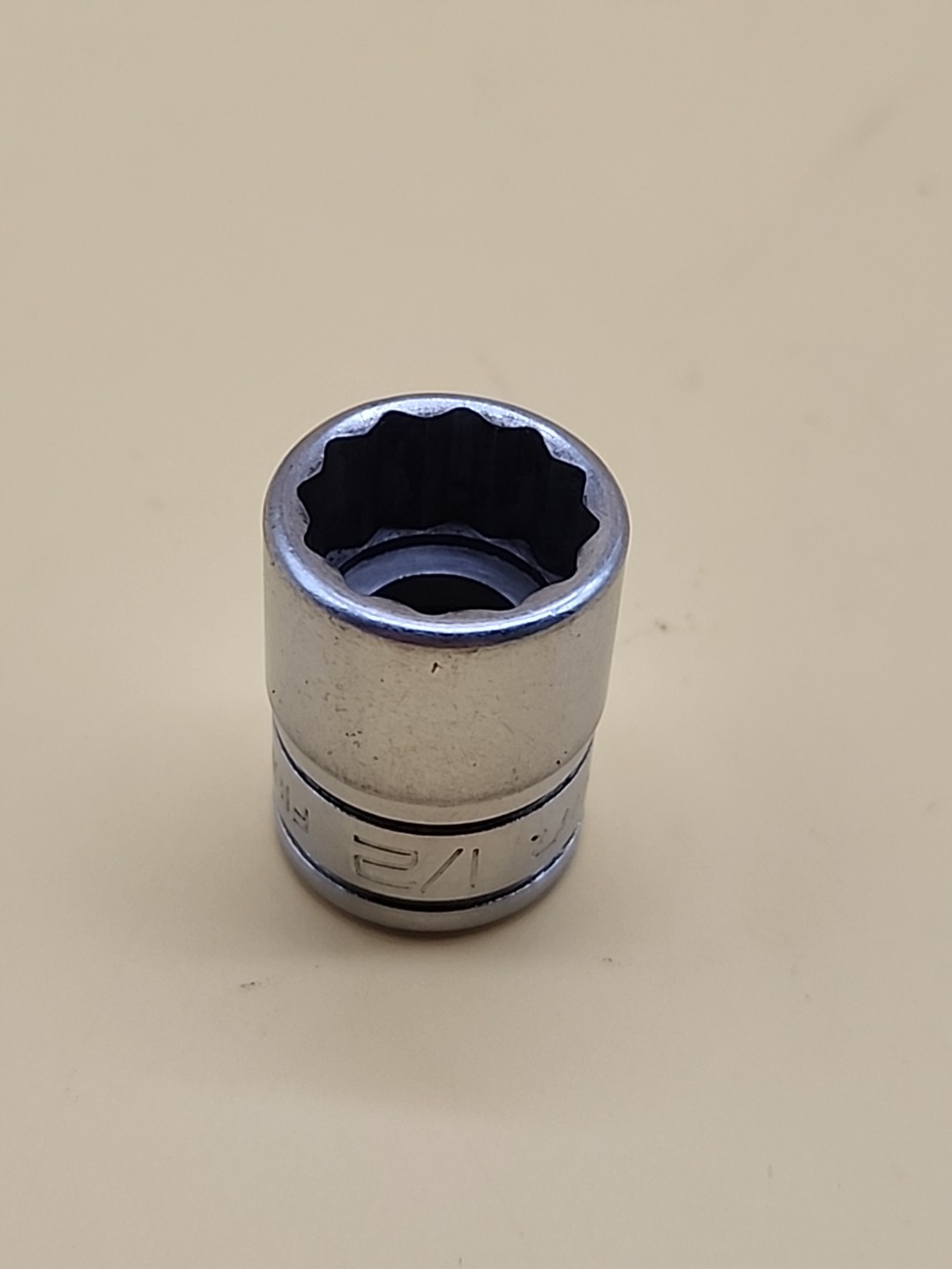 Snap-on Tools F161 1/2″ SAE Flank Drive Shallow Socket 3/8″ Dr 12 Pt USA