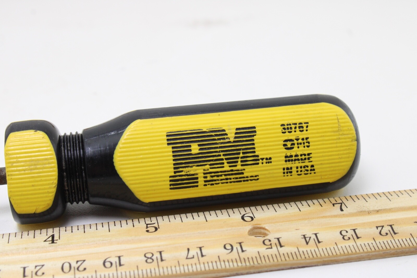 Popular Mechanics 30767 T15 Torx 3-1/2 Shaft Yellow/Black Handle Screwdriver USA
