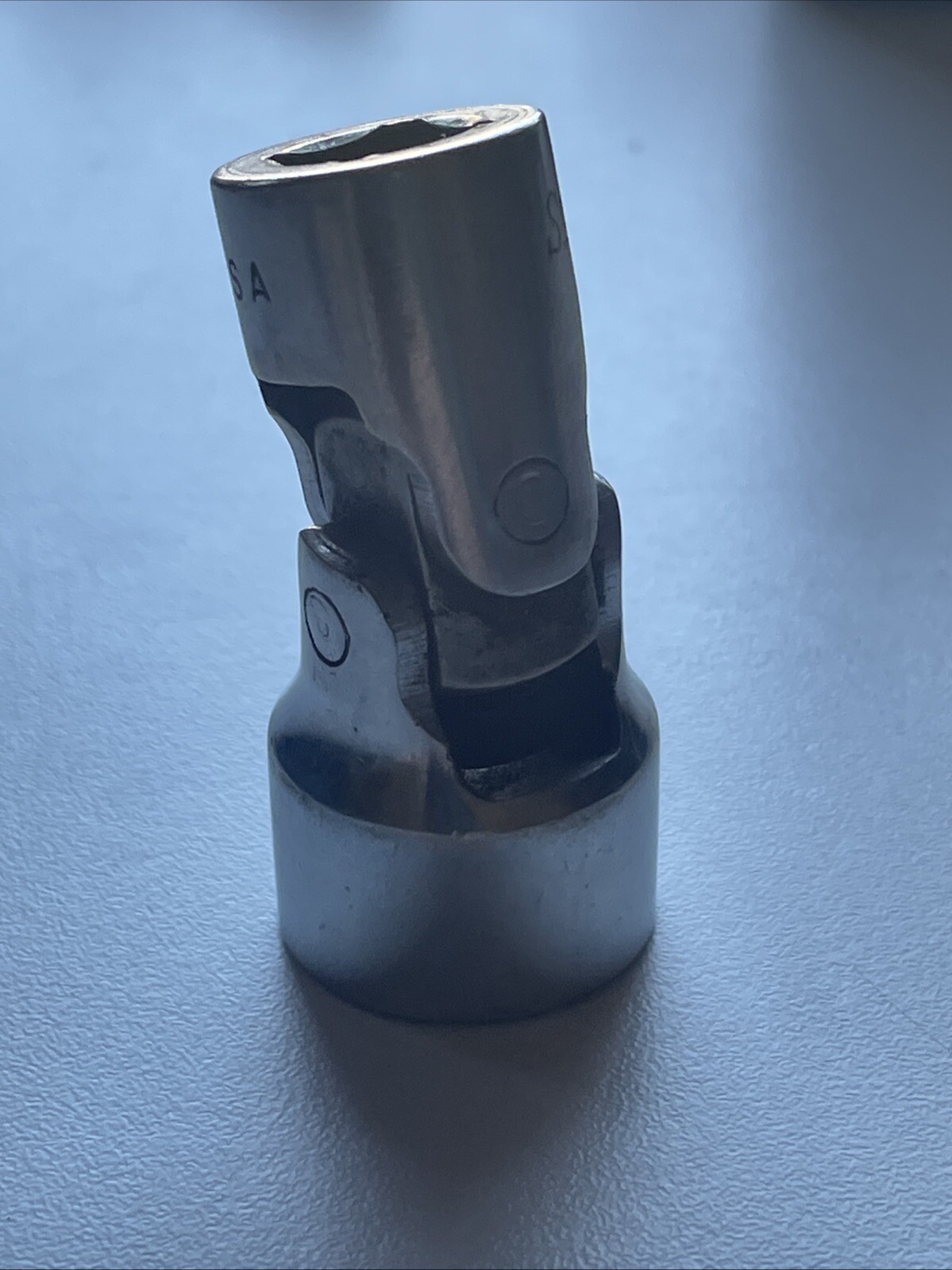 Snap-On Tools USA 3/8″ Drive 12 Point SAE 11/16″ Universal Swivel Socket FVU22