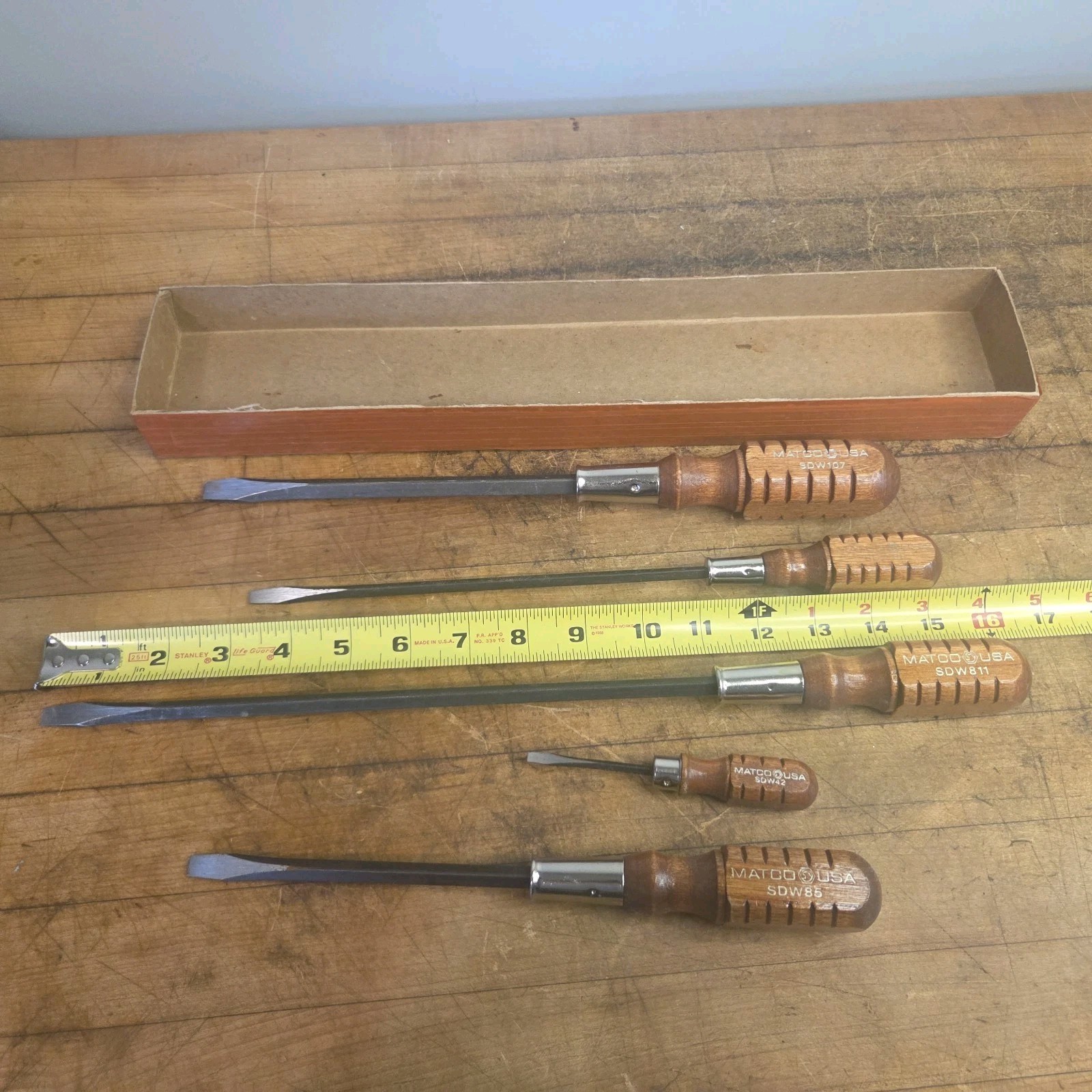 Matco SdW Screwdriver Wood handle Vintage Lot Of 5 Standard Flat Tip